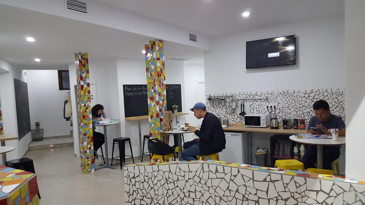 Pil Pil Hostel Madryt Zewnętrze zdjęcie