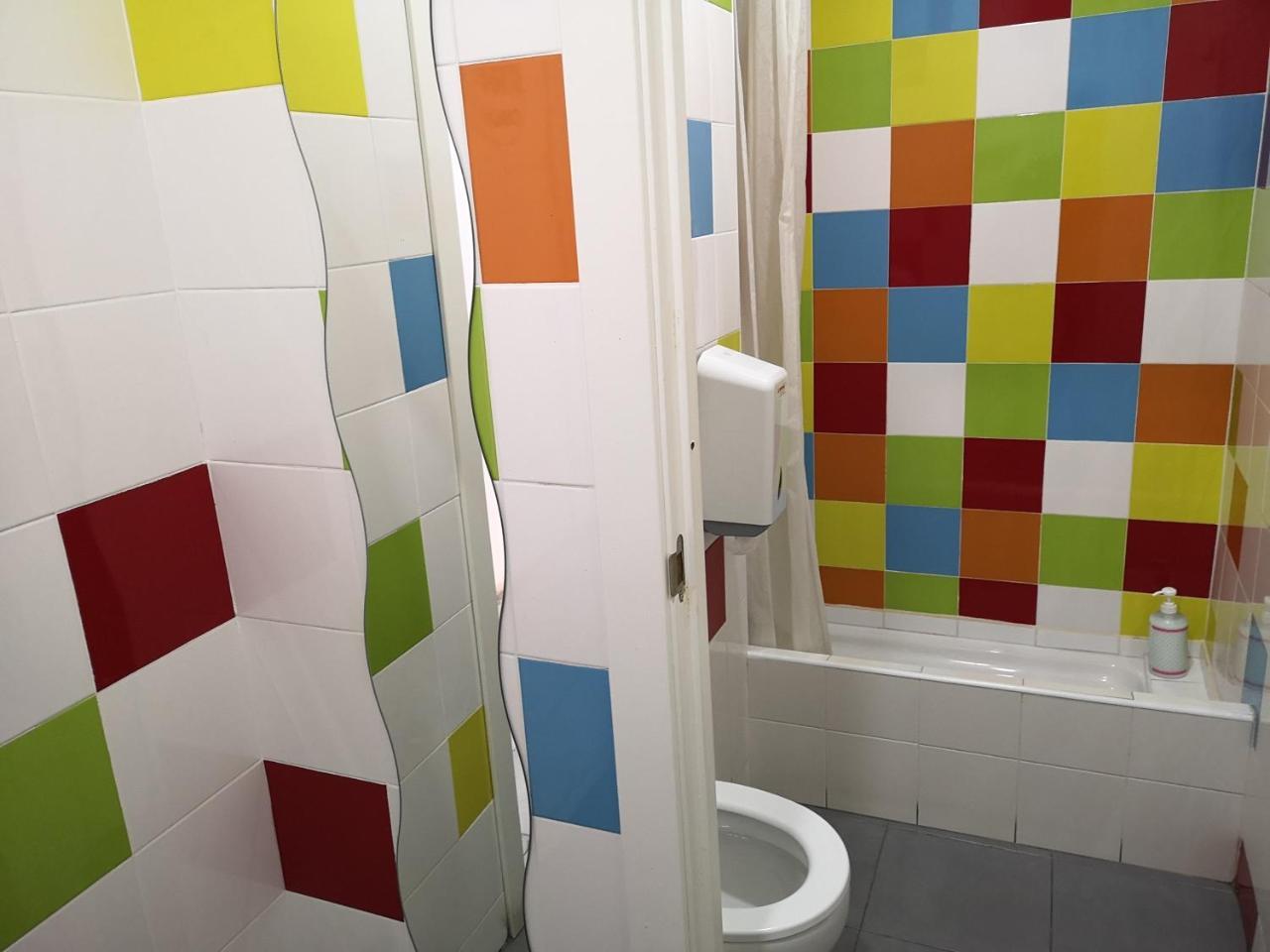 Pil Pil Hostel Madryt Zewnętrze zdjęcie