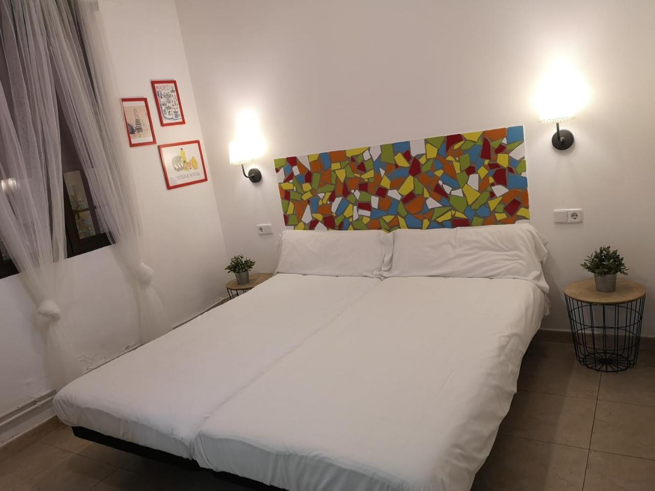 Pil Pil Hostel Madryt Zewnętrze zdjęcie