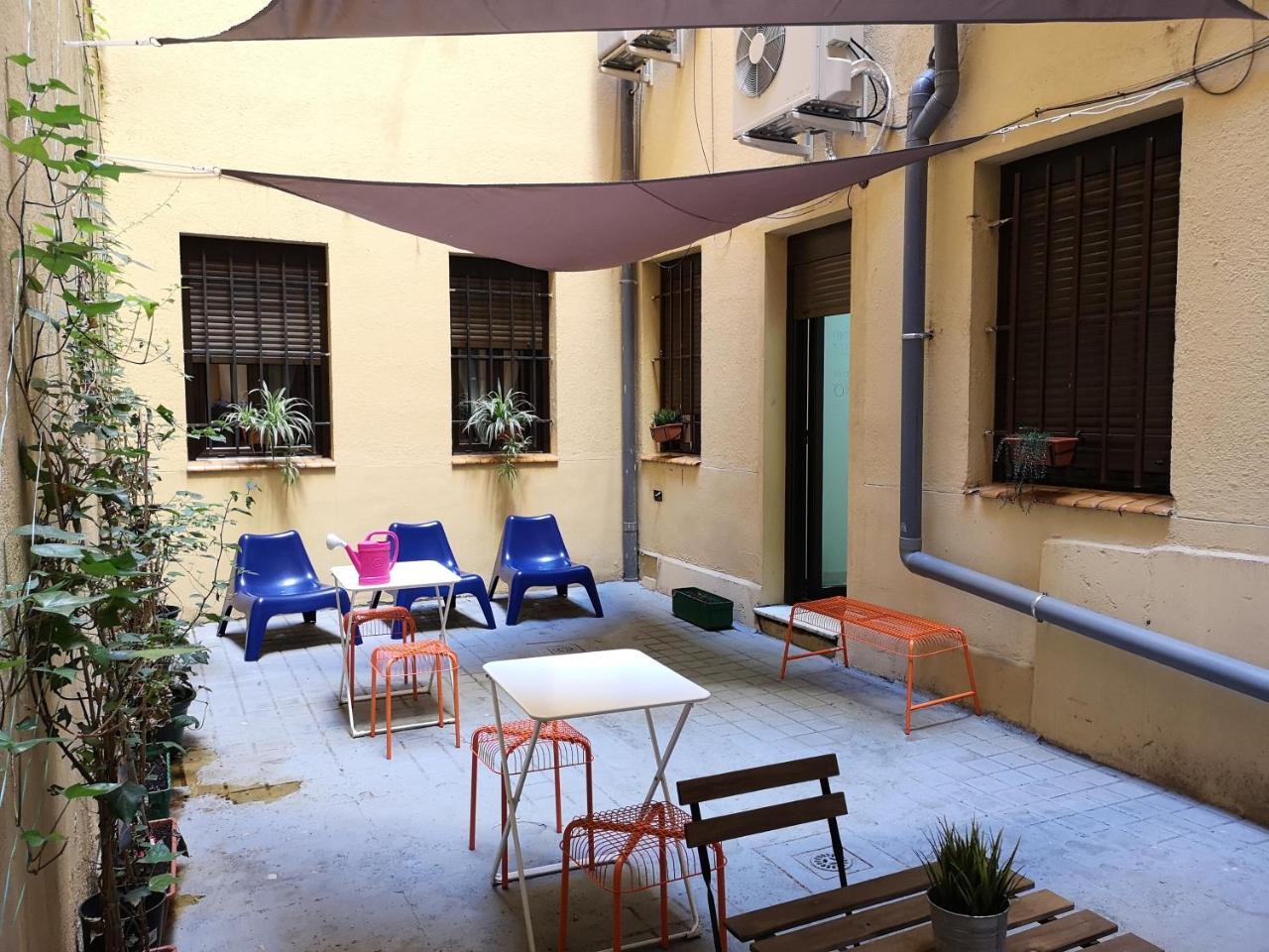 Pil Pil Hostel Madryt Zewnętrze zdjęcie
