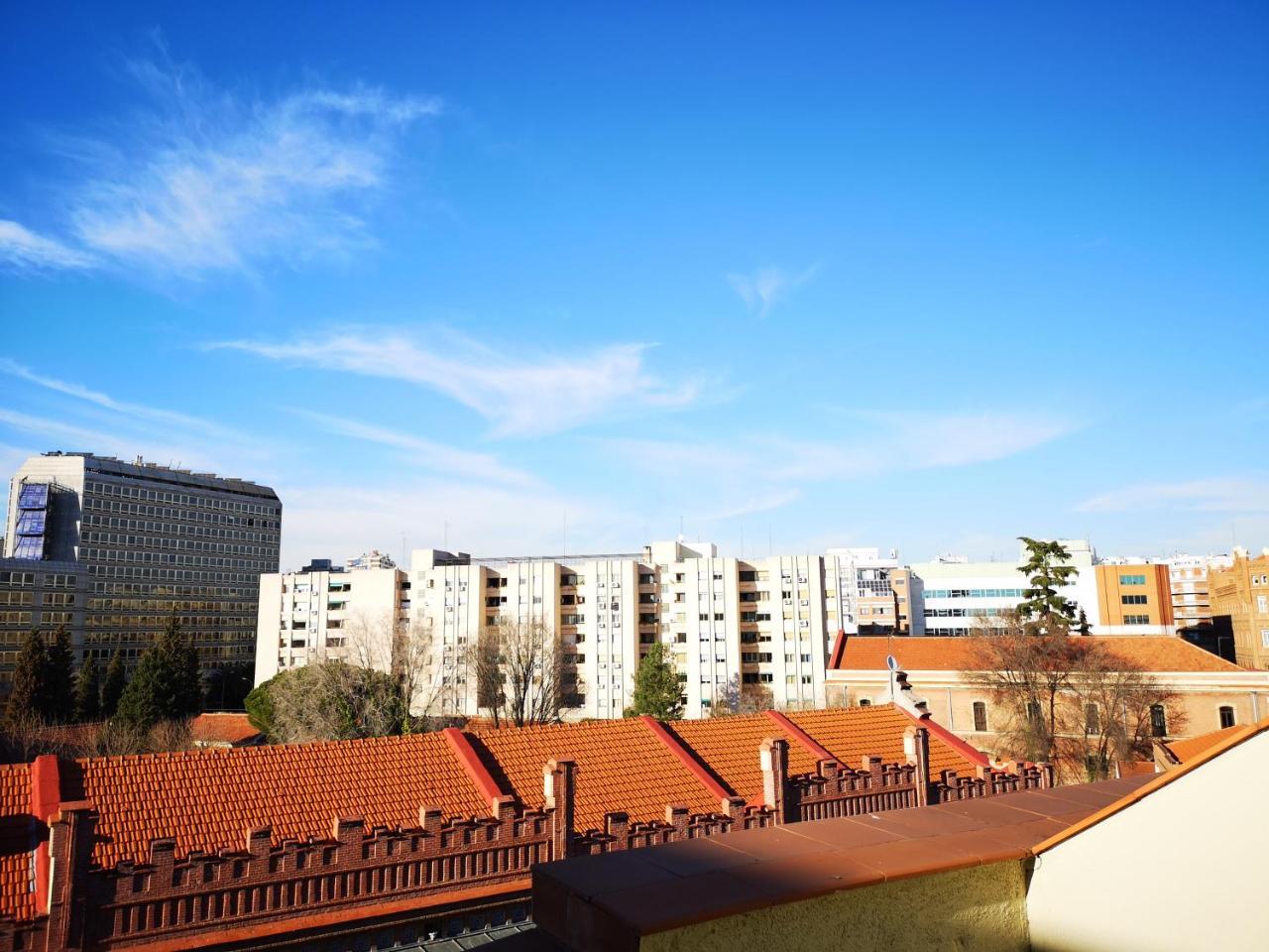Pil Pil Hostel Madryt Zewnętrze zdjęcie