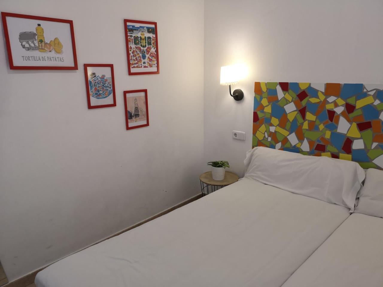 Pil Pil Hostel Madryt Zewnętrze zdjęcie