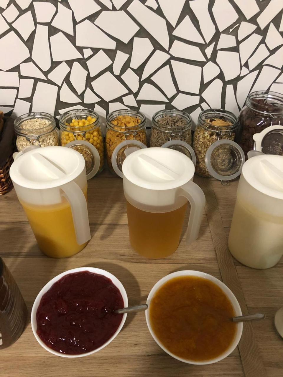 Pil Pil Hostel Madryt Zewnętrze zdjęcie